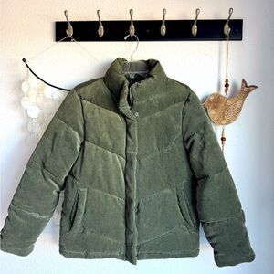 Military Green Ribbed Puffer Jacket. Size Small.